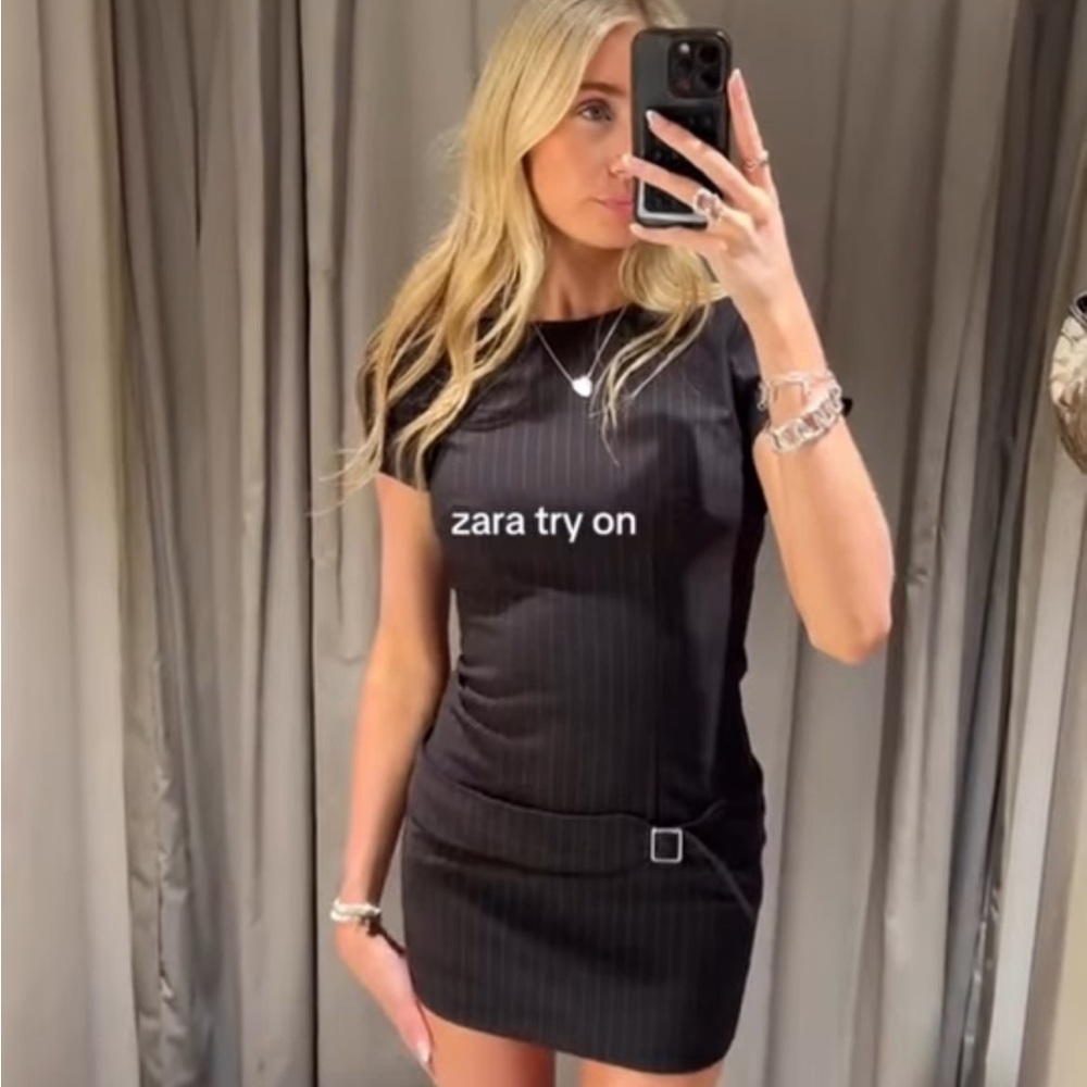 TREND NEW ZARA 2025 COLLECTION belt dress size S 
🚨FIRM PRICE NO DISCOUNT